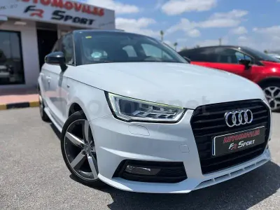 Usado Audi A1 Sportback Attraction 95 CV (69 kW) 2015 Blanco Utilitario