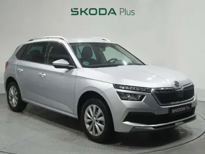 Usado Skoda Kamiq Ambition 110 CV (80 kW) 2022 Plateado SUV