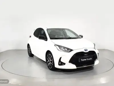 Usado Toyota Yaris Style 116 CV (85 kW) 2022 Blanco Utilitario