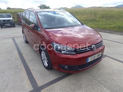 Usado VW Touran Advance 105 CV (77 kW) 2012 Granate Monovolumen
