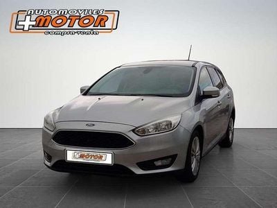 Usado Ford Focus Trend+ 116 CV (85 kW) 2015 Gris Utilitario