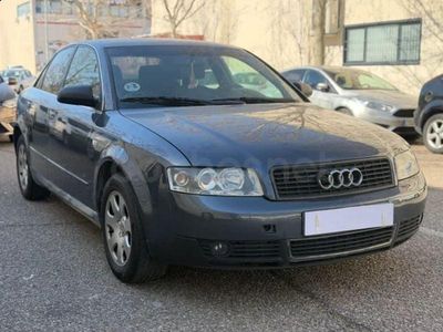Usado Audi A4 150 CV (110 kW) 2003 Gris / plata Berlina