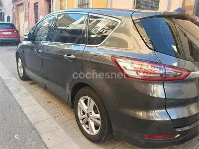 Usado Ford S-MAX Titanium 163 CV (119 kW) 2017 Gris / plata Monovolumen