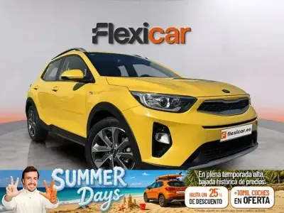 Usado Kia Stonic 100 CV (73 kW) 2018 Amarillo SUV