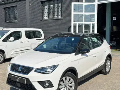 Usado Seat Arona Ecomotive 115 CV (84 kW) 2018 Blanco SUV