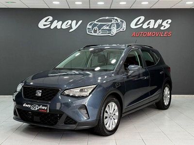 Usado Seat Arona Style 110 CV (80 kW) 2023 Gris / plata SUV