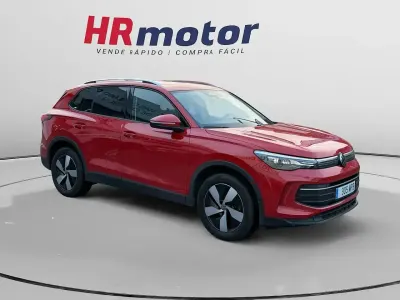 Usado VW Tiguan Life 150 CV (110 kW) 2024 Rojo SUV