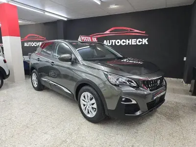 Usado Peugeot 3008 Active 130 CV (95 kW) 2017 Gris / plata SUV