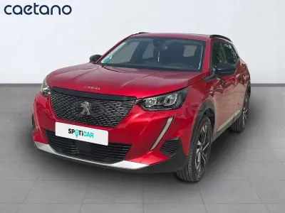 Usado Peugeot 2008 Allure 110 CV (80 kW) 2022 Rojo SUV