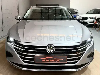 Usado VW Arteon Elegance 150 CV (110 kW) 2020 Gris / plata Familiar