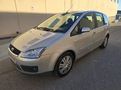 Usado Ford C-MAX Ghia 136 CV (100 kW) 2005 Gris / plata Monovolumen