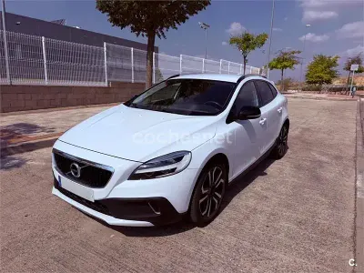 Usado Volvo V40 CC Pro 150 CV (110 kW) 2017 Blanco Familiar