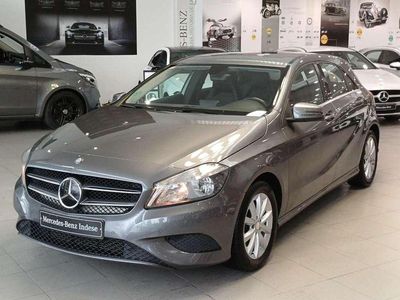 Usado Mercedes A180 Urban 122 CV (89 kW) 2014 Gris Utilitario