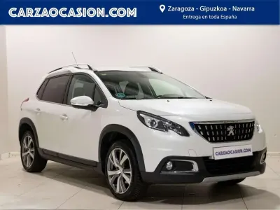 Usado Peugeot 2008 Allure 120 CV (88 kW) 2017 Blanco SUV