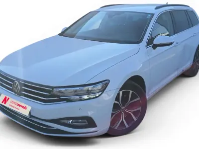 Usado VW Passat Executive 150 CV (110 kW) 2022 Blanco Familiar