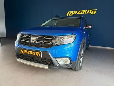 Usado Dacia Sandero Comfort 95 CV (69 kW) 2019 Azul Berlina
