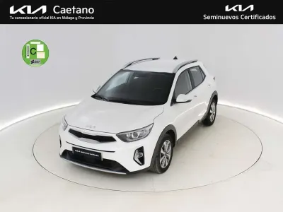 Usado Kia Stonic 84 CV (61 kW) 2023 Blanco SUV