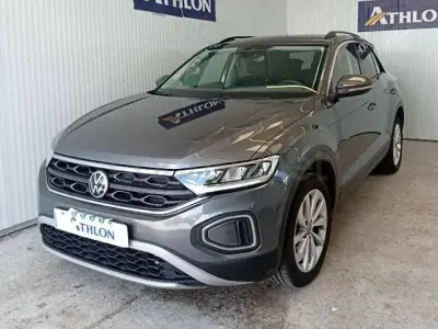 Usado VW T-Roc Life 150 CV (110 kW) 2023 Gris / plata SUV