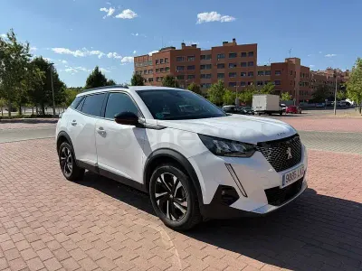 Usado Peugeot 2008 Allure 110 CV (80 kW) 2022 Blanco SUV