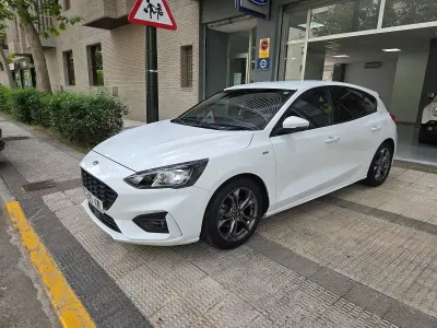 Usado Ford Focus ST-Line 124 CV (91 kW) 2019 Blanco