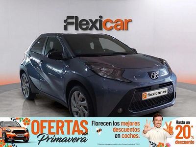 Usado Toyota Aygo Play 72 CV (52 kW) 2024 Azul