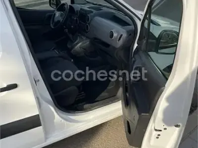Usado Peugeot Partner Tepee Access 75 CV (55 kW) 2016 Blanco Monovolumen