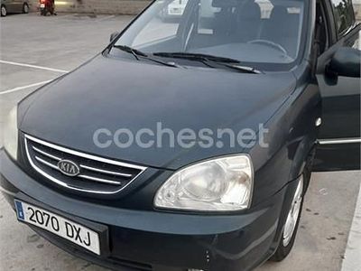 Usado Kia Carens LX 112 CV (82 kW) 2006 Negro Monovolumen