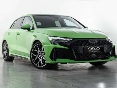 Usado Audi RS3 Sportback Ambiente 400 CV (294 kW) 2025 Verde Utilitario