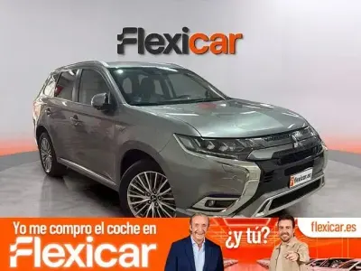 Usado Mitsubishi Outlander P-HEV 224 CV (164 kW) 2020 Gris
