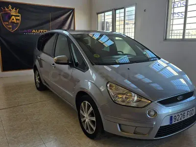 Usado Ford S-MAX Trend 140 CV (102 kW) 2006 Gris / plata Monovolumen