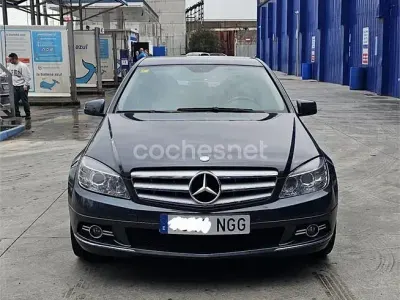 Używany Mercedes C200 Avantgarde 136 KM (100 kW) 2011 Niebieski Kombi
