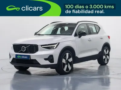 Begagnad Volvo XC40 Plus 129 HK (94 kW) 2022 Vit SUV