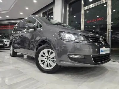 Usado VW Sharan Advance 150 CV (110 kW) 2020 Gris / plata Monovolumen