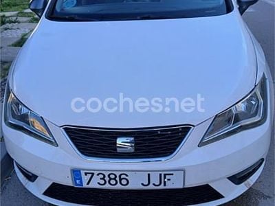 Usado Seat Ibiza CONNECT 105 CV (77 kW) 2015 Blanco Berlina