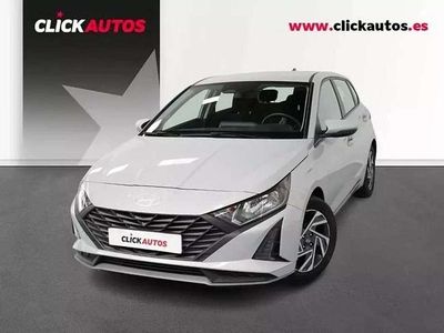 Usado Hyundai i20 79 CV (58 kW) 2025 Gris Utilitario