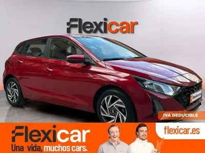 Usado Hyundai i20 101 CV (74 kW) 2024 Rojo Utilitario