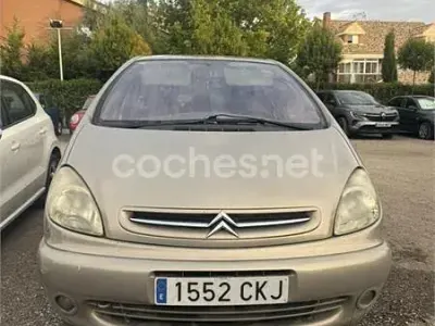 Usado Citroën Xsara Picasso 90 CV (66 kW) 2003 Beige Monovolumen