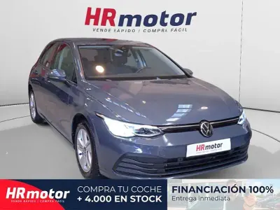Usado VW Golf VIII Life 110 CV (80 kW) 2024 Gris / plata Berlina