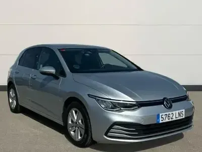 Usado VW Golf VIII Life 110 CV (80 kW) 2021 Gris
