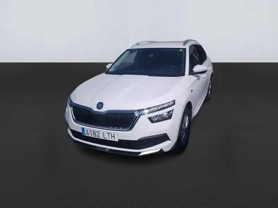 Usado Skoda Kamiq Ambition 110 CV (80 kW) 2021 Blanco SUV