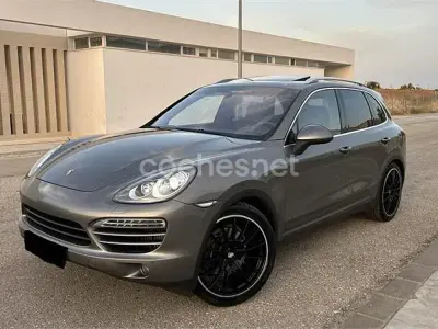 Usado Porsche Cayenne 240 CV (176 kW) 2012 Gris / plata SUV