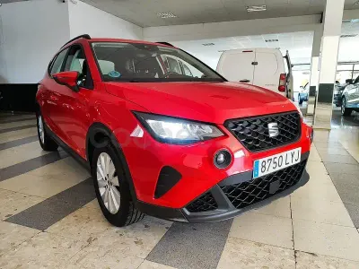 Usado Seat Arona Reference 95 CV (69 kW) 2022 Rojo SUV