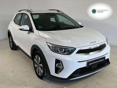 Blanco Usado 2024 Kia Stonic SUV | 17.200 € (Precio justo)