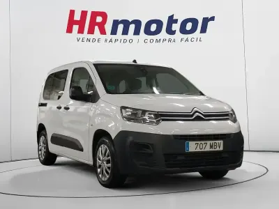 Usado Citroën Berlingo Live 102 CV (75 kW) 2022 Blanco Monovolumen