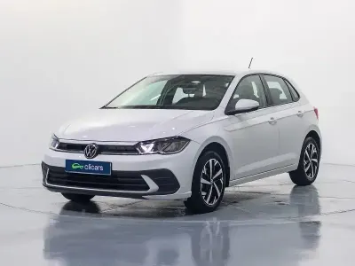 Käytetty VW Polo Life 95 HP (69 kW) 2022 Valkoinen Viistoperä