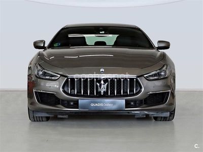 Gris / plata Usado 2023 Maserati Ghibli GT Berlina | 76.000 €