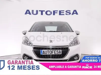 Usado Peugeot 208 Allure 82 CV (60 kW) 2016 Blanco Utilitario