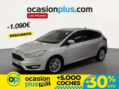 Usado Ford Focus Trend+ 125 CV (91 kW) 2018 Plateado Utilitario