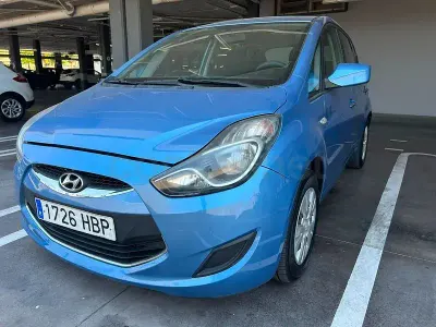 Usado Hyundai ix20 Comfort 77 CV (56 kW) 2011 Azul Utilitario