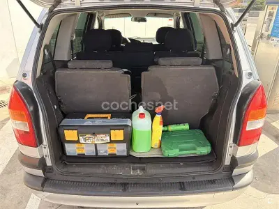 Usado Opel Zafira Elegance 115 CV (84 kW) 2001 Gris / plata Monovolumen